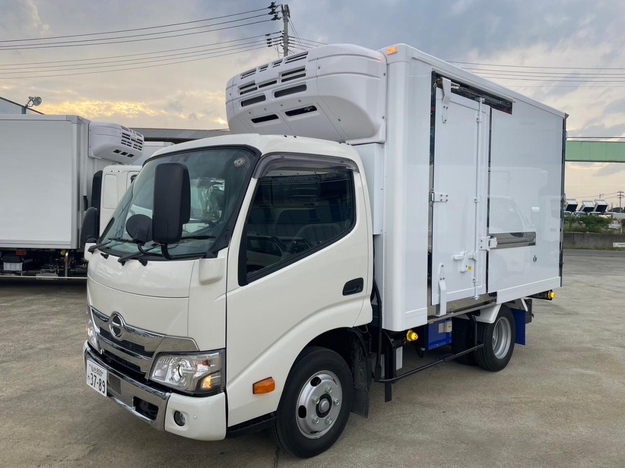 日野デュトロ 冷蔵・冷凍車