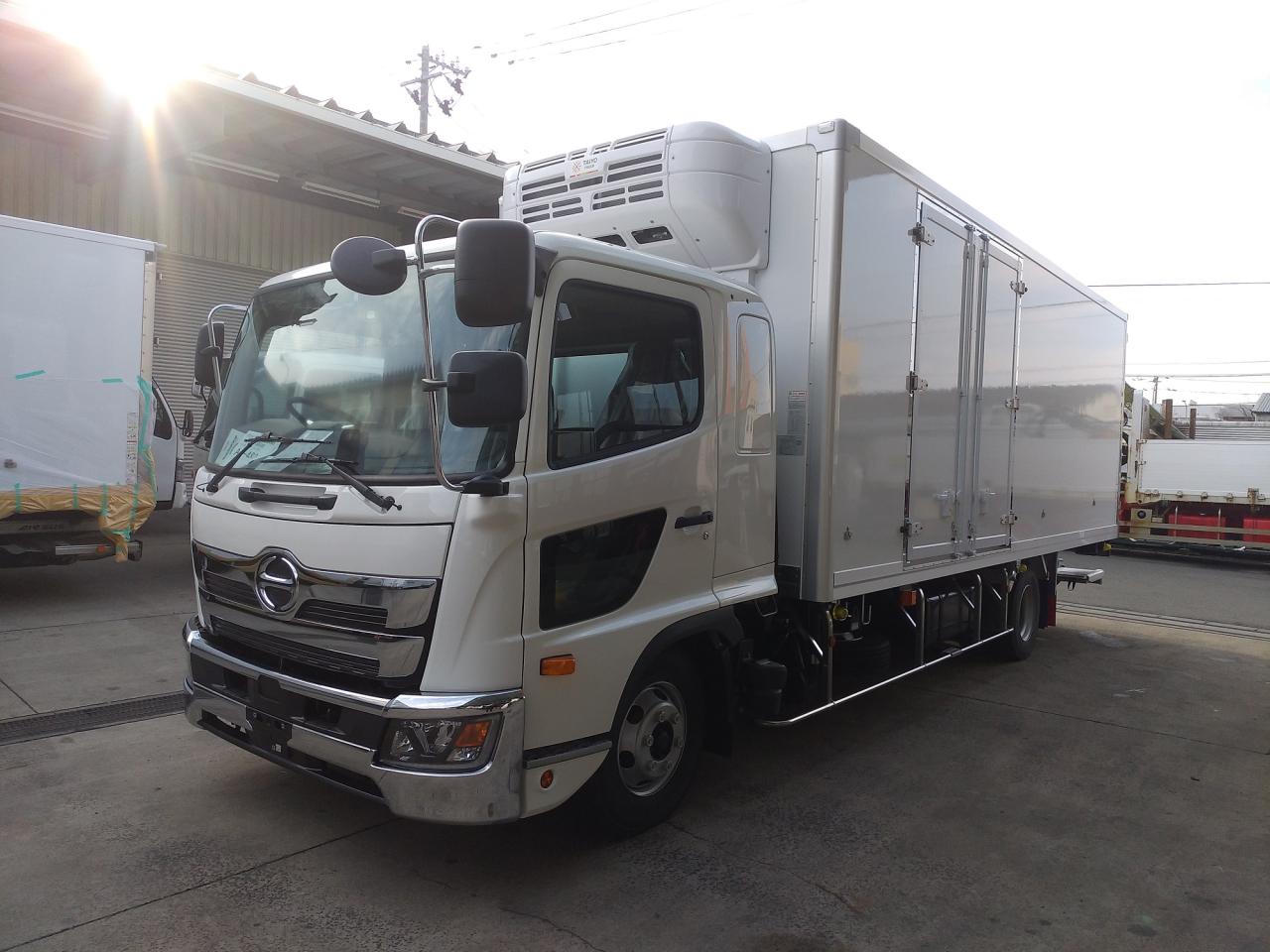 日野レンジャー 冷蔵・冷凍車