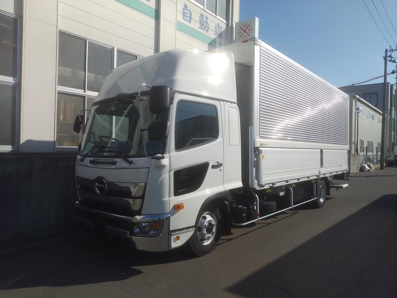 日野レンジャー ウイング