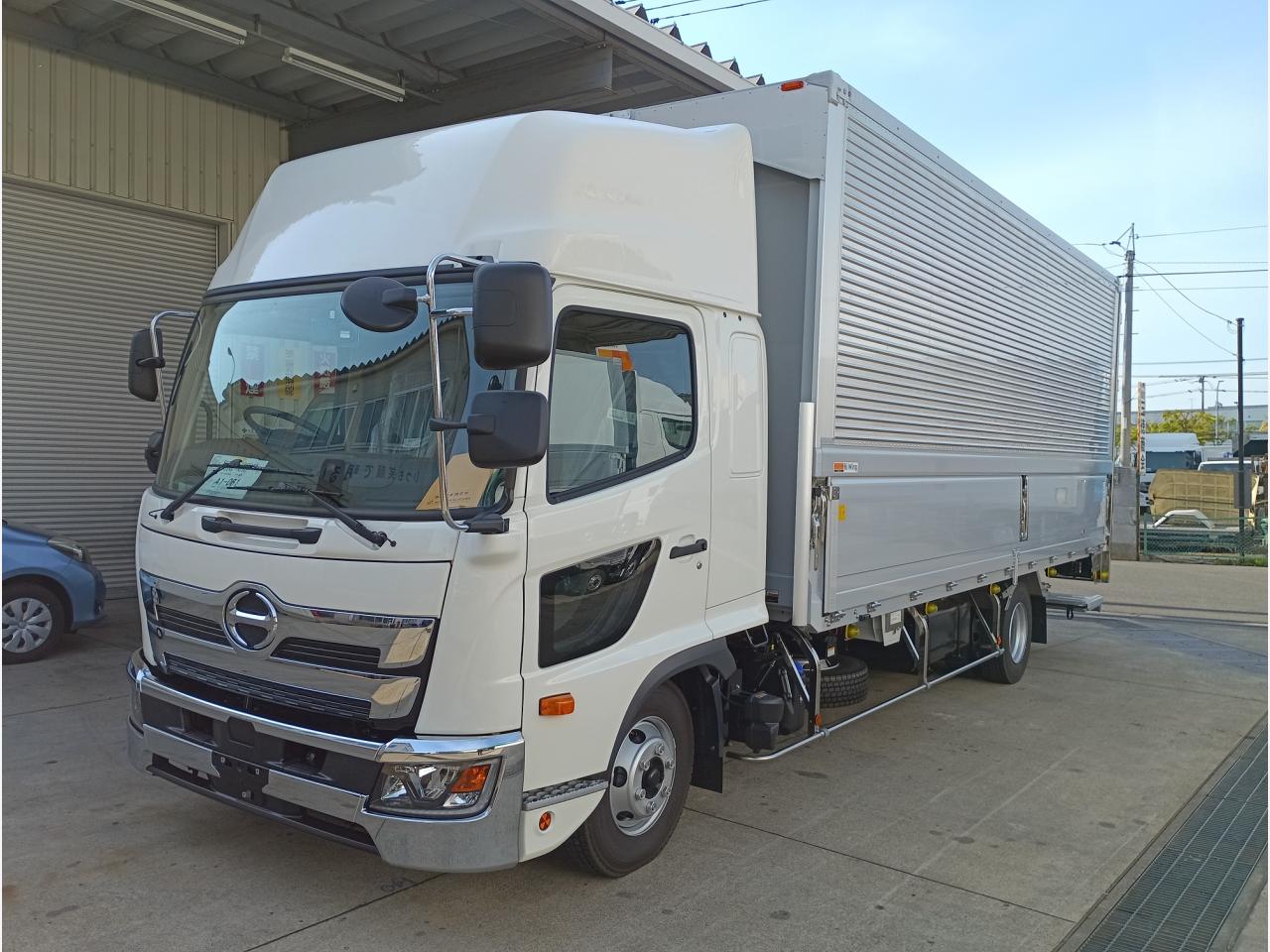 日野レンジャー ウイング