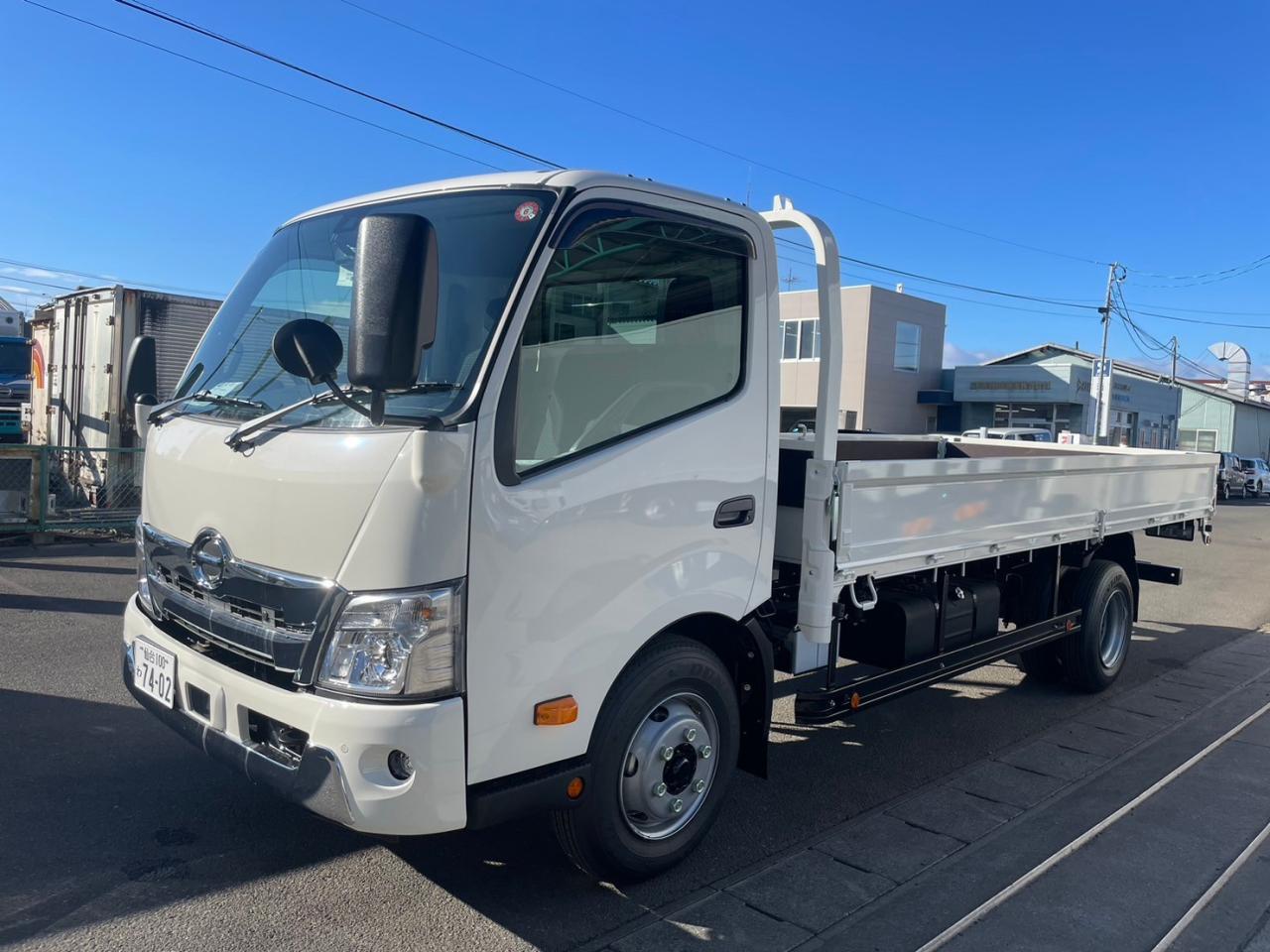 日野デュトロ 平ボディー