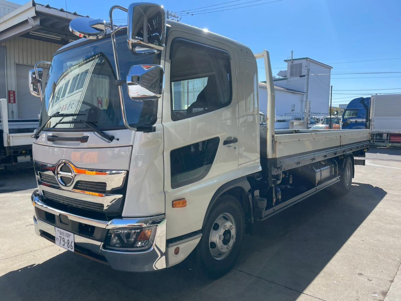 日野レンジャー ボディタイプ：平ボディー