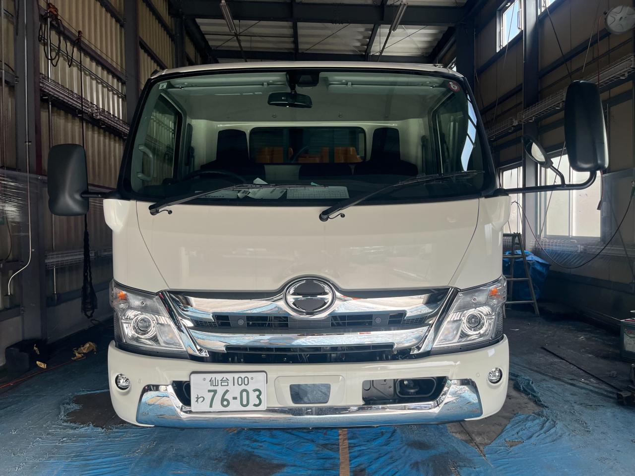 日野デュトロ 平ボディー