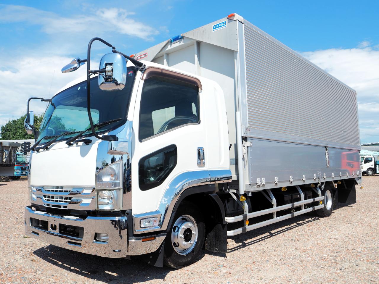 いすゞフォワード ウイング