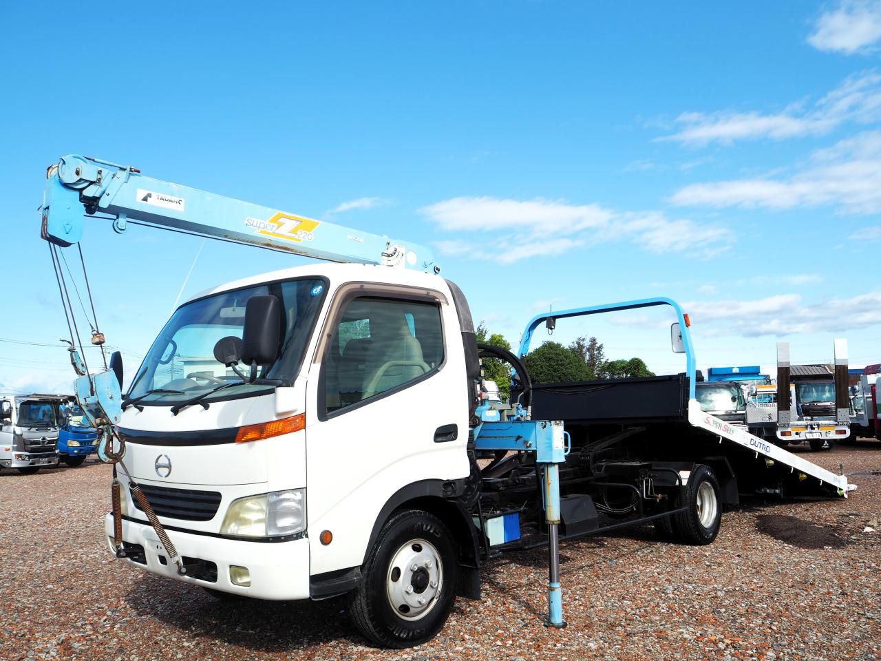 日野デュトロ 車両運搬車