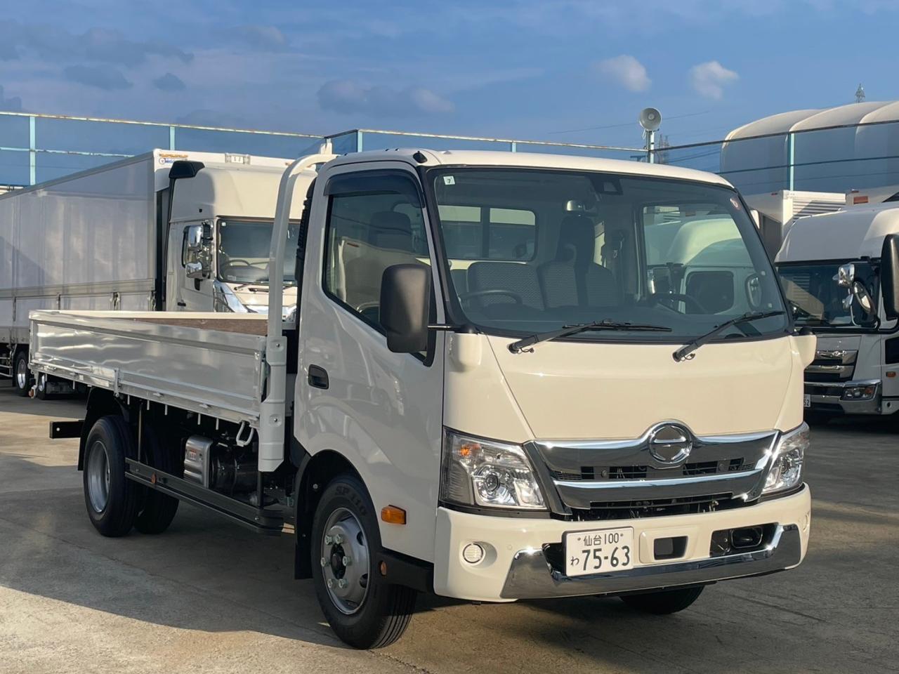 日野デュトロ 平ボディー