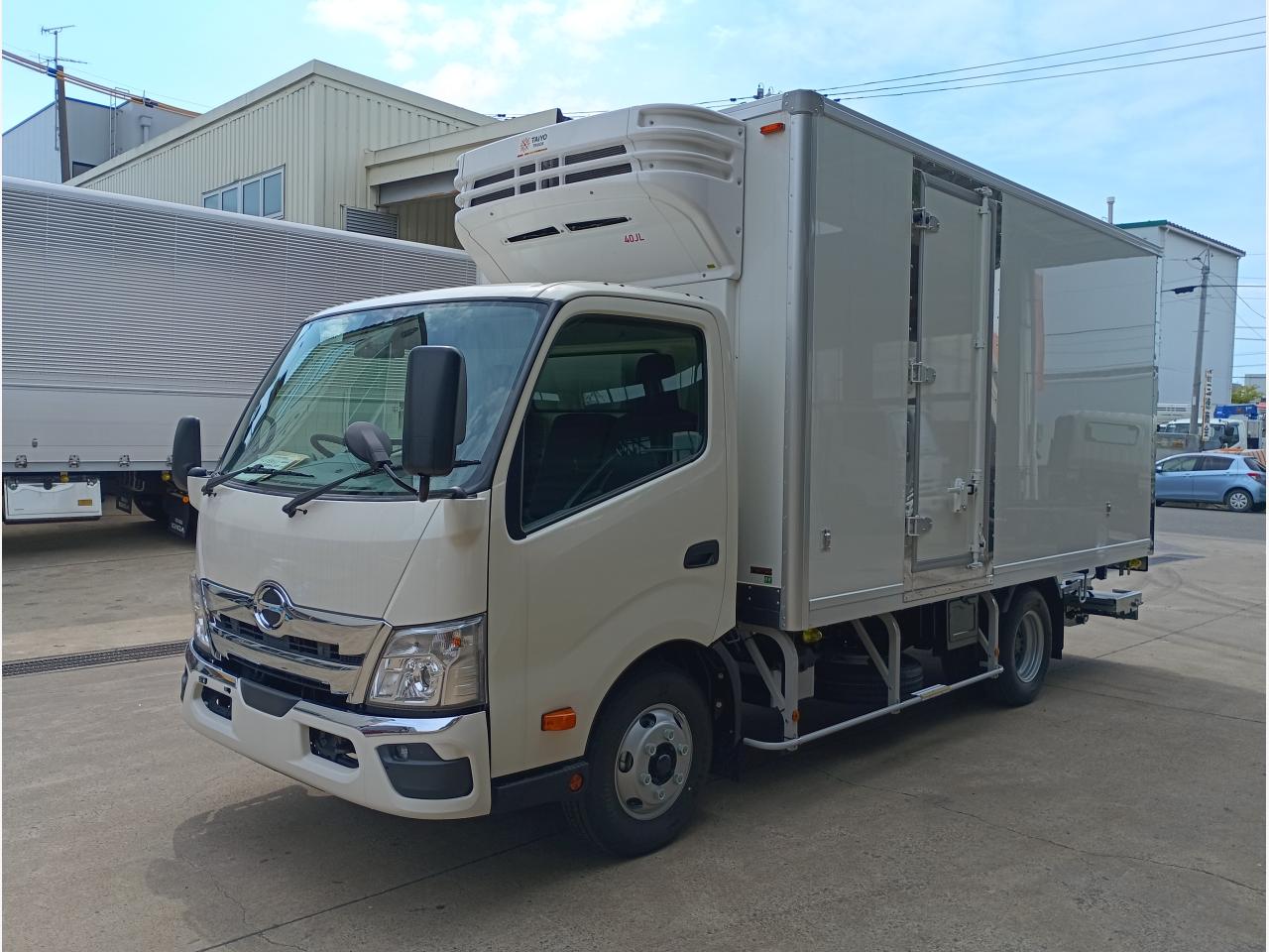 日野デュトロ 冷蔵・冷凍車