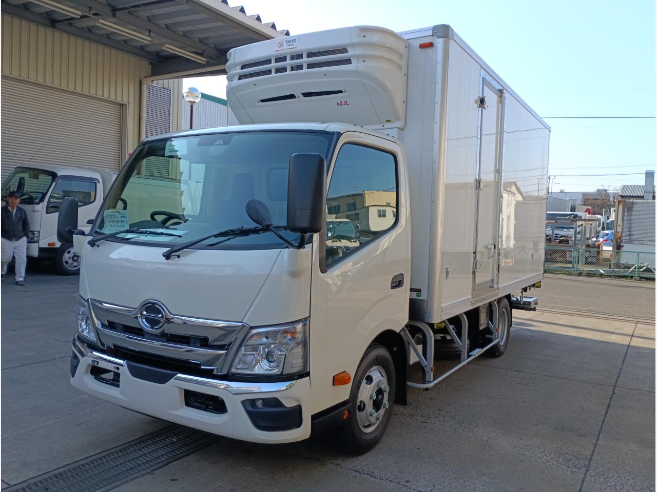 日野デュトロ 冷蔵・冷凍車
