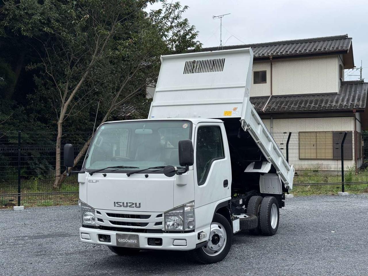 いすゞエルフ ダンプ