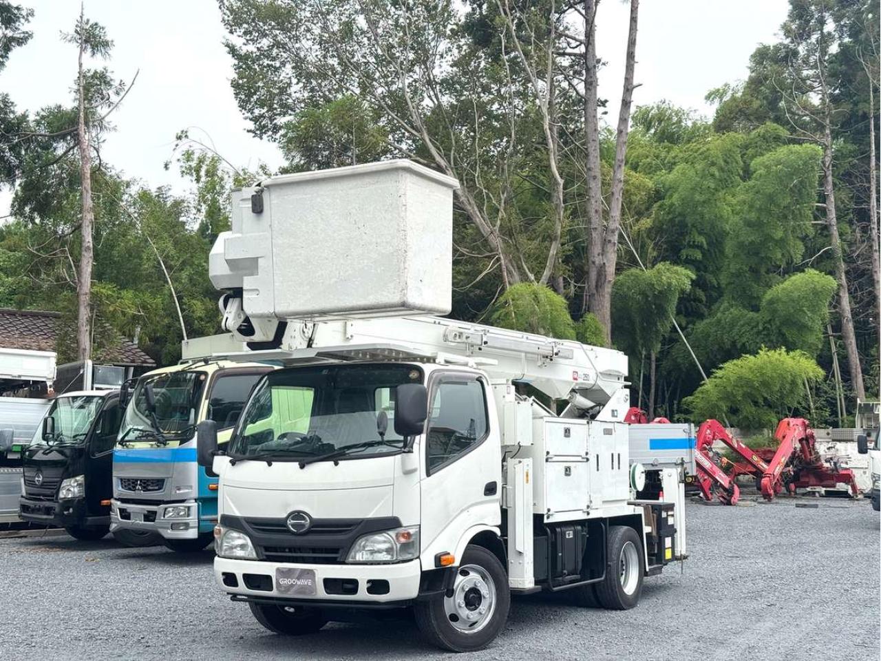 日野デュトロ 高所作業車
