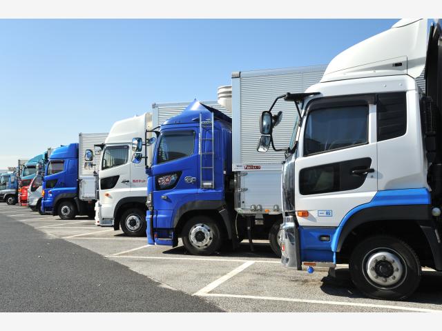 求人広告より効く「新車投入」若手ドライバーを惹きつけるトラカリ活用術